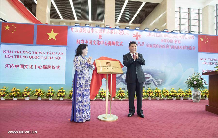 Le président chinois Xi Jinping inaugure le Palais de l'amitié Vietnam-Chine
