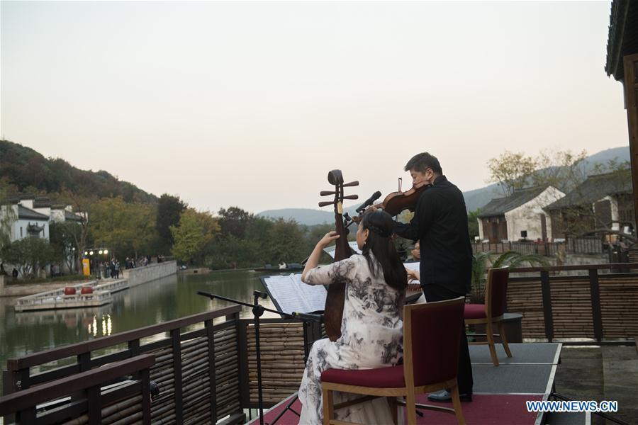 Concert au bord de l'eau à Shaoxing