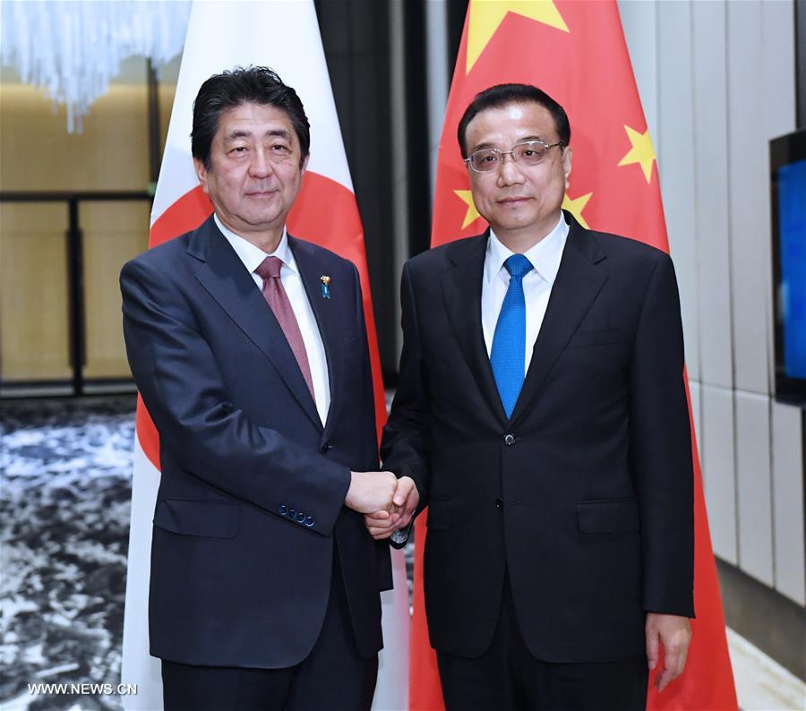 Le Premier ministre chinois appelle le Japon à maintenir la dynamique actuelle d'amélioration des relations bilatérales