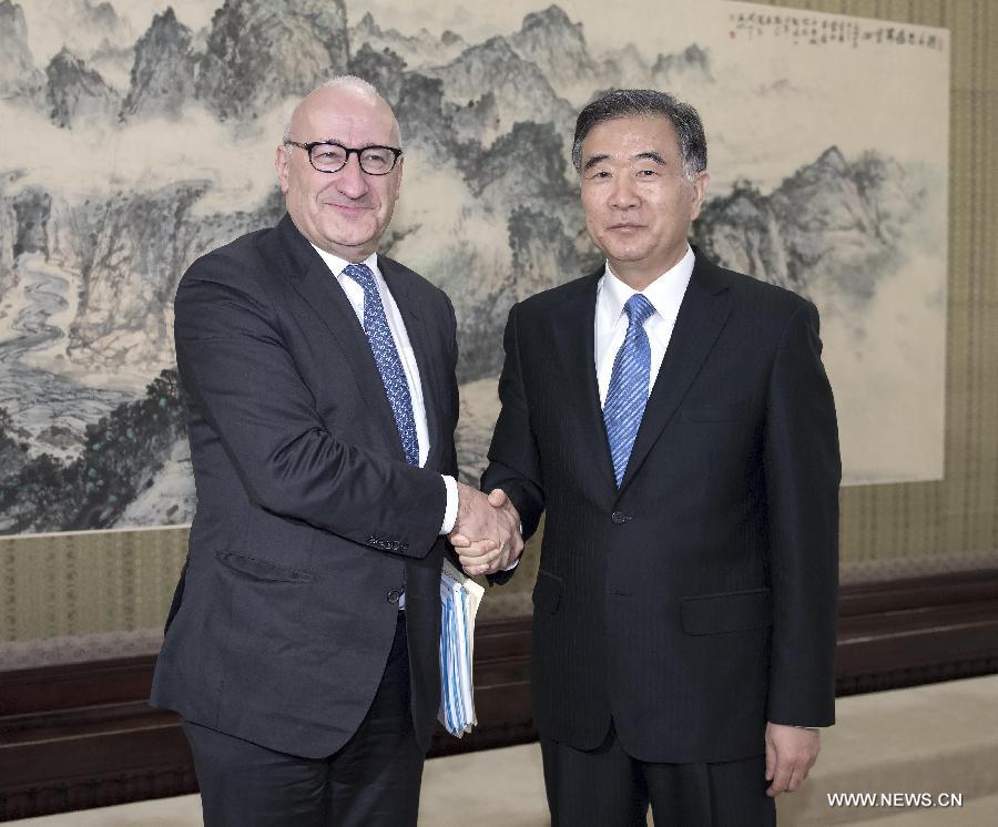 La Chine et la France planifieront la prochaine phase des échanges de haut niveau