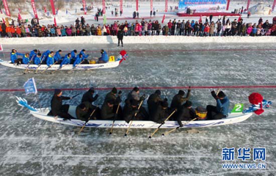 Chine : 1er championnat du monde de bateaux-dragons sur glace 