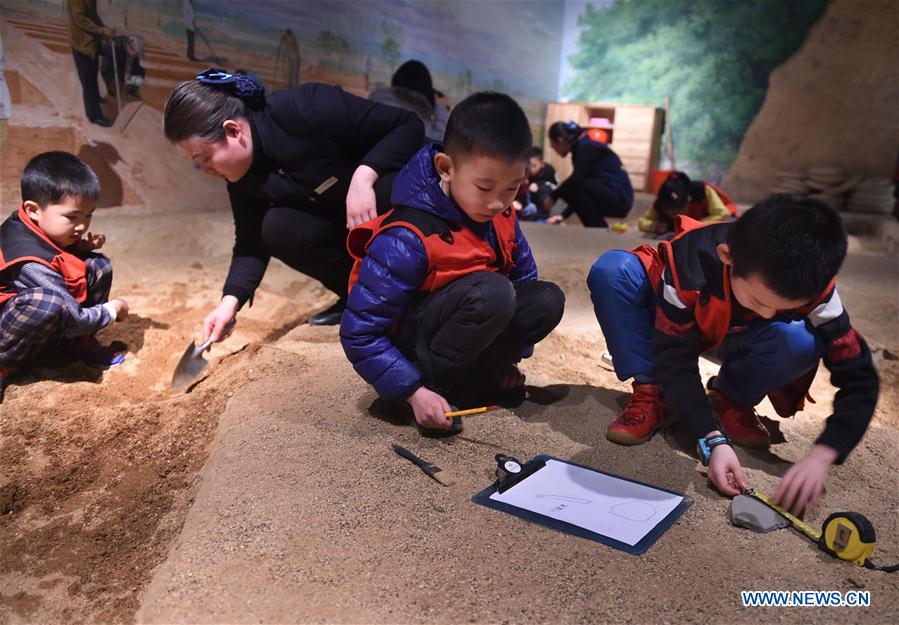Chine : simulation de fouilles archéologiques au musée du Shandong