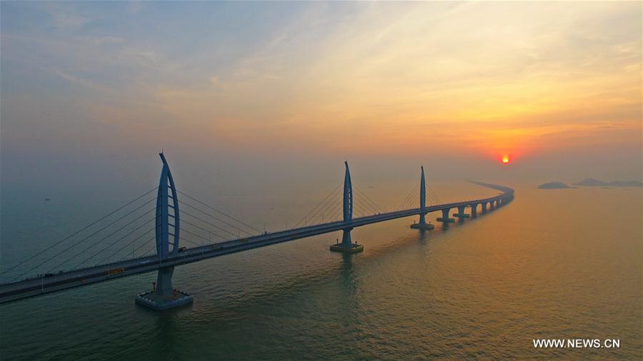 Achèvement des principaux travaux du plus long pont maritime du monde