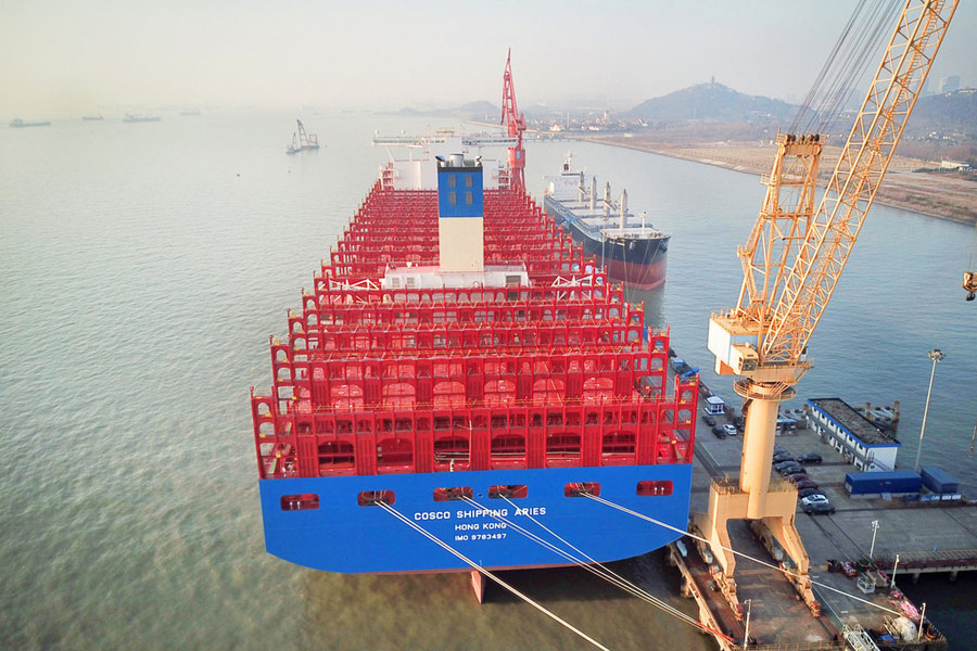 Livraison du premier navire porte-conteneurs chinois de 20 000 EVP