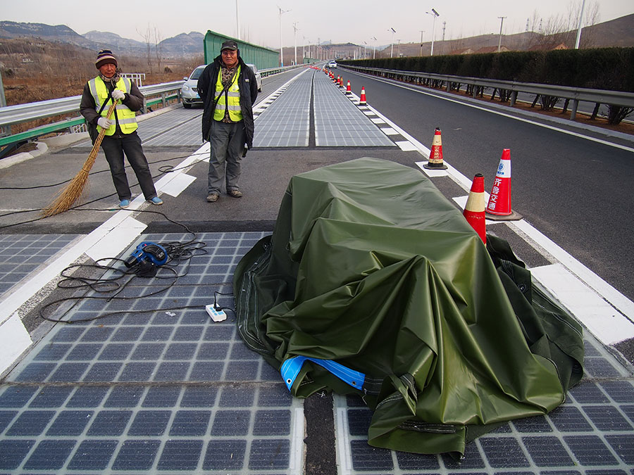 Shandong : une autoroute solaire endommagée par les véhicules