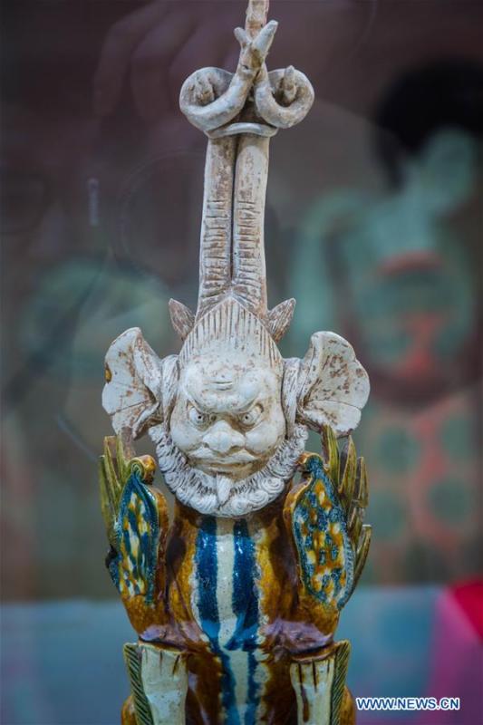 Exposition de poteries tricolores de la dynastie Tang en Pologne