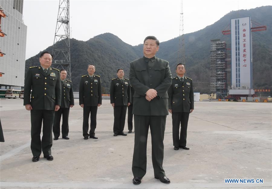 Xi Jinping visite un site de lancement des satellites Beidou-3 et exprime ses voeux aux militaires