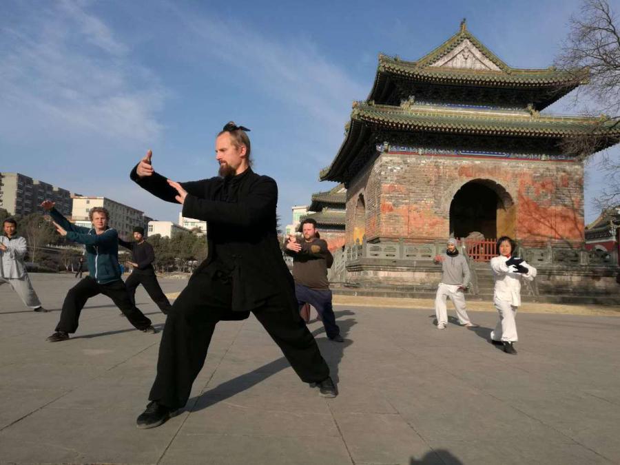 Un maître du kung-fu américain en Chine