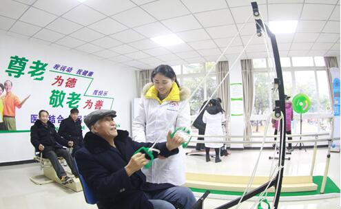 La Chine explore un nouveau modèle pour les services de soins aux personnes âgées