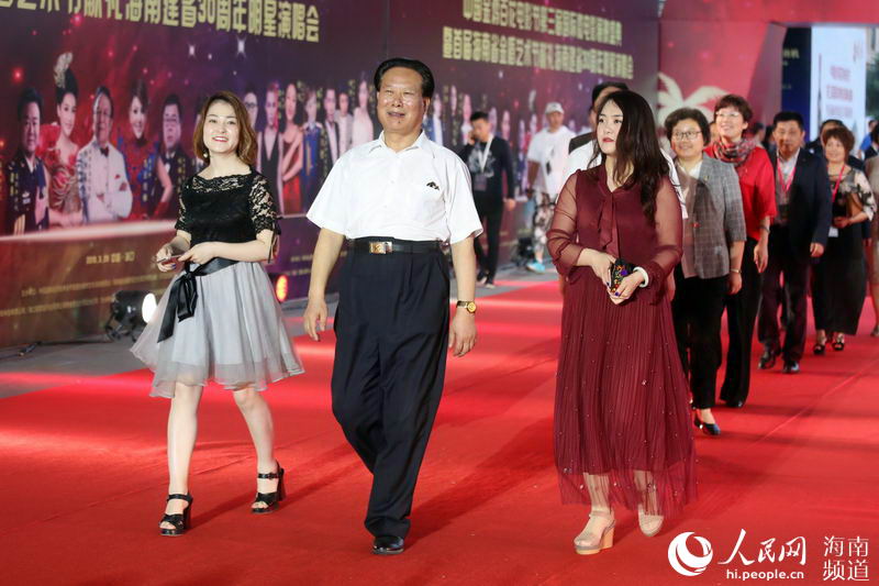 Ouverture de la 3e Exposition internationale du micro-cinéma à Haikou