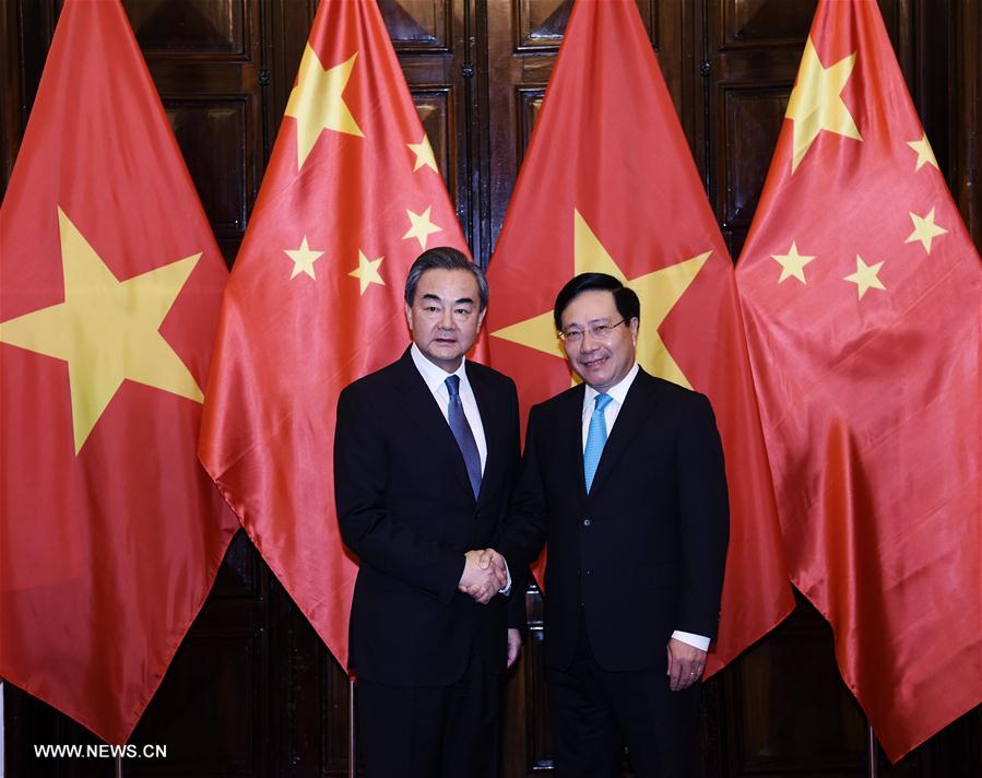 Le conseiller d'Etat chinois Wang Yi appelle au développement régulier et à long terme des relations sino-vietnamiennes