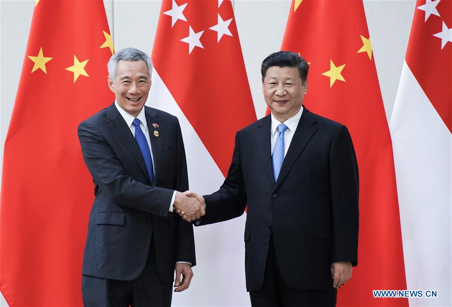 Rencontre entre le président chinois et le PM de Singapour sur la promotion des relations bilatérales