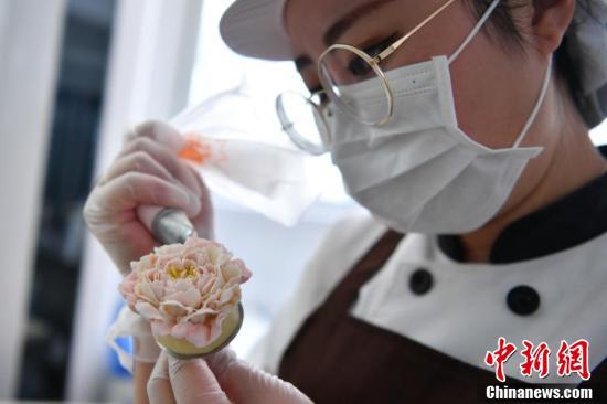 Une pâtisserie de Kunming fait le buzz sur internet avec ses gâteaux plus vrais que nature