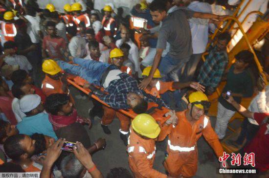 Inde : effondrement d'un pont en construction à Varanasi, au moins 12 morts