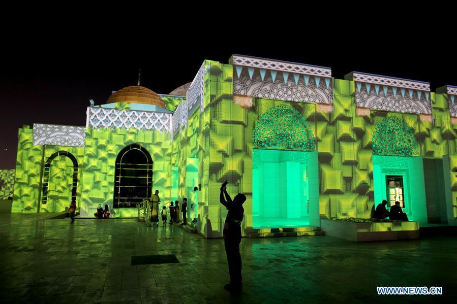 Spectacle lumineux aux Emirats arabes unis