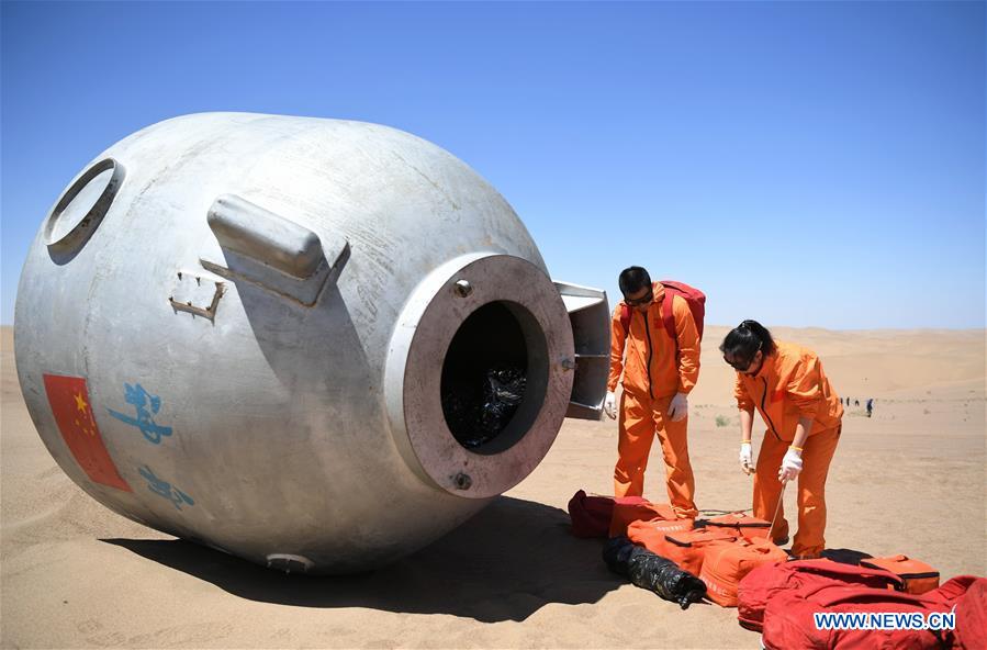 Les astronautes chinois achèvent leur entraînement de survie dans le désert