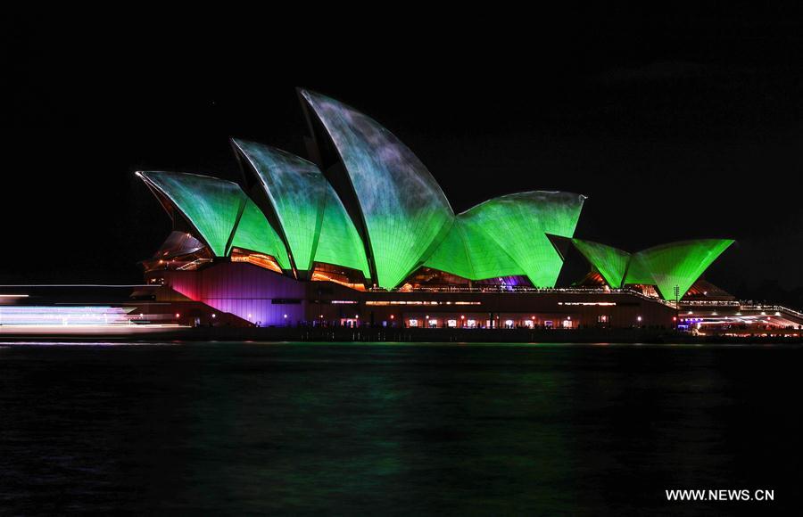 Australie : spectacle de lumières de l'Opéra de Sydney