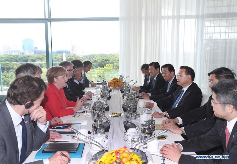 Le PM chinois appelle à des efforts conjoints avec l'Allemagne pour promouvoir le libre-échange