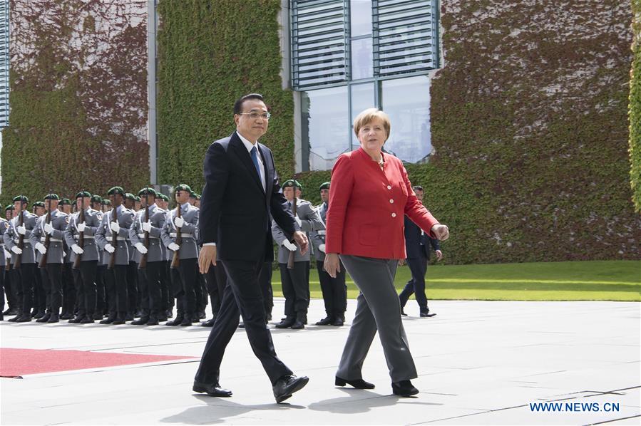 Le PM chinois appelle à des efforts conjoints avec l'Allemagne pour promouvoir le libre-échange