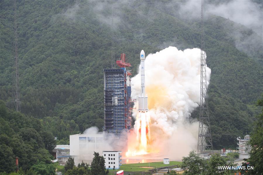 La Chine envoie dans l'espace des satellites jumeaux de navigation Beidou-3