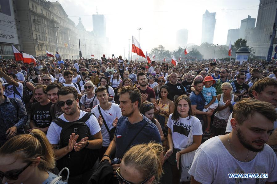 Pologne : commémoration du 74e anniversaire de l'Insurrection de Varsovie