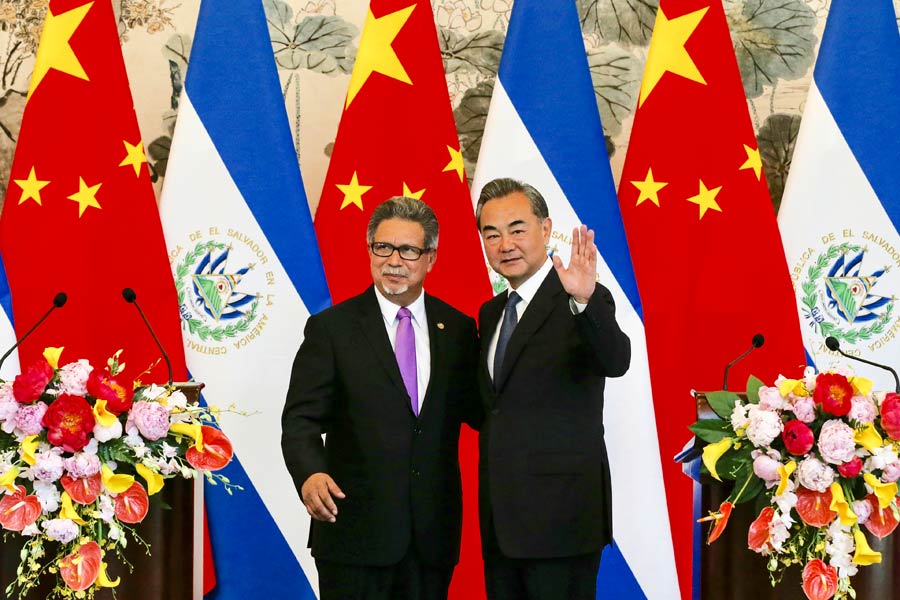 Le Salvador établit des relations diplomatiques avec la Chine