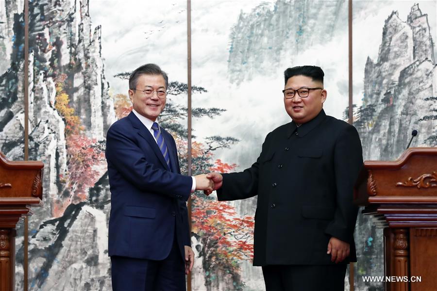 Moon et Kim s'engagent à dénucléariser la péninsule coréenne