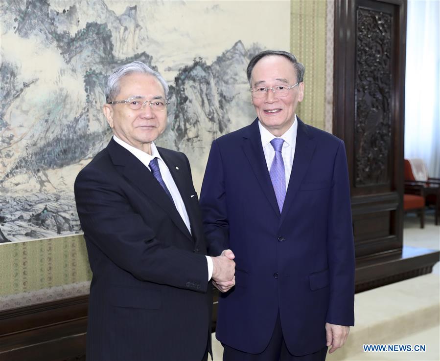 Le vice-président chinois rencontre un hôte japonais