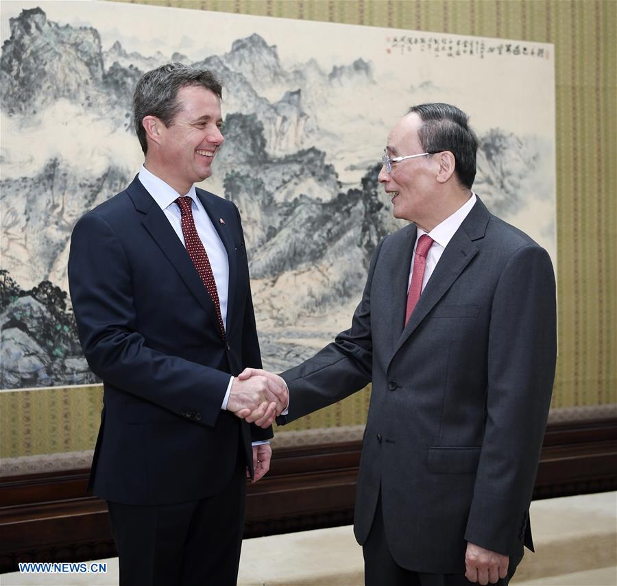Le vice-président chinois rencontre le prince héritier Frederik de Danemark