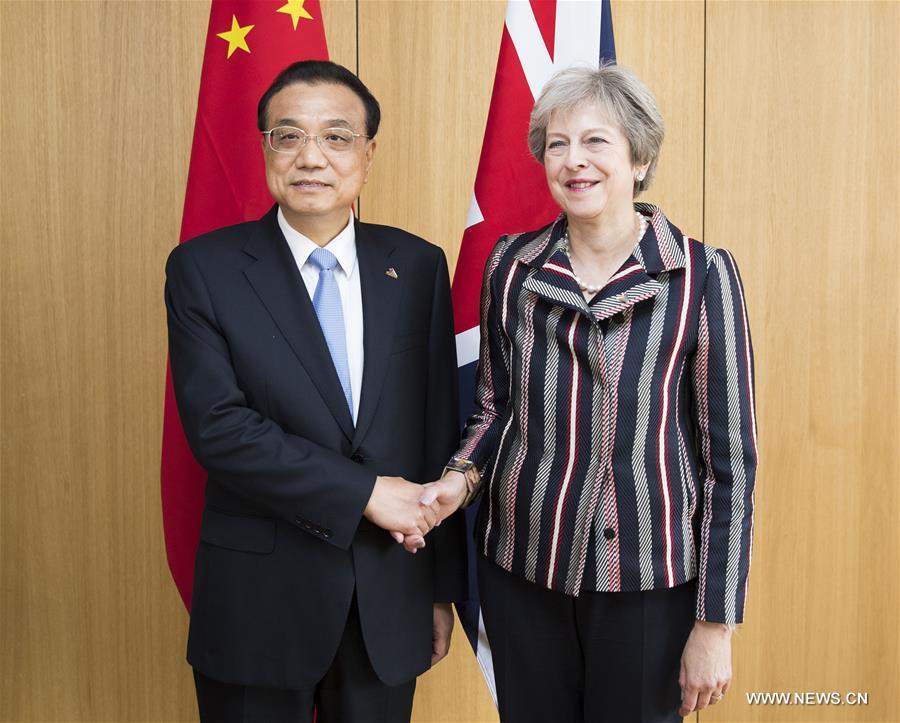 Le Premier ministre chinois appelle à intensifier la coopération sino-britannique