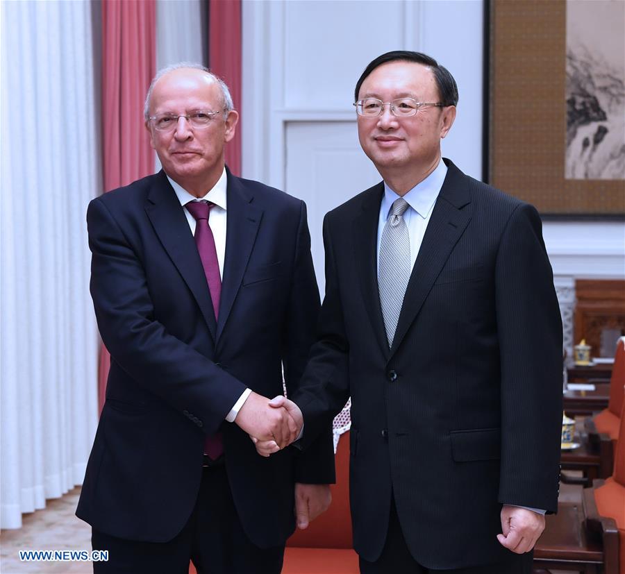 Yang Jiechi rencontre le ministre portugais des Affaires étrangères