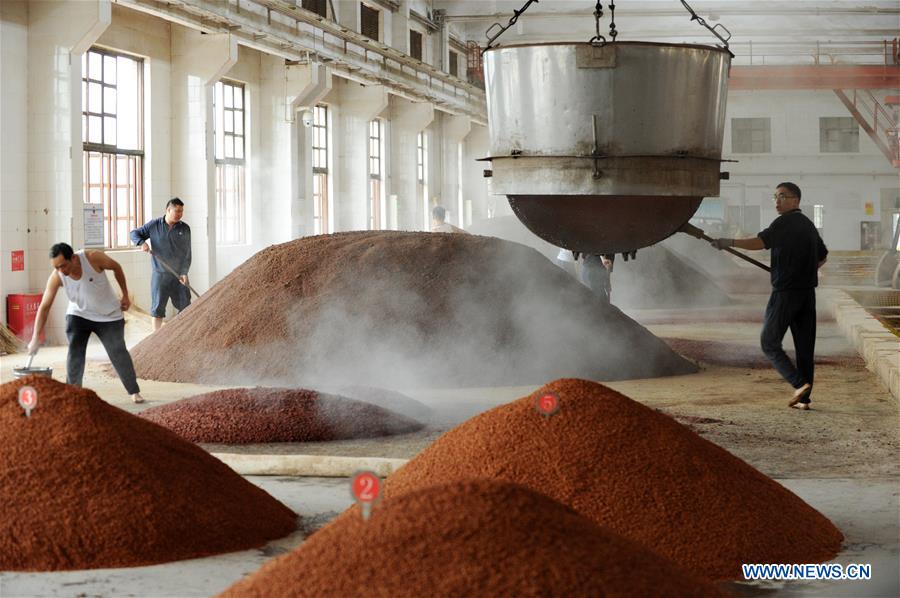 Guizhou : à la découverte d'une distillerie du Maotai, liqueur nationale de Chine