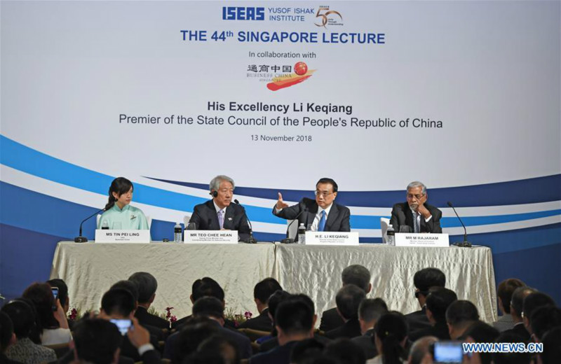 Le PM chinois prône le libre-échange et le multilatéralisme à Singapour
