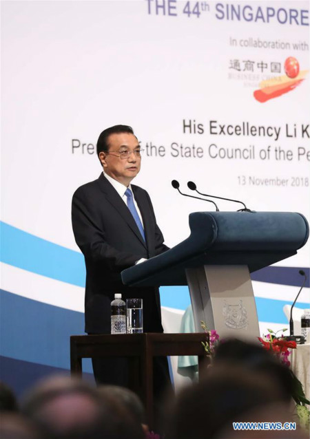 Le PM chinois prône le libre-échange et le multilatéralisme à Singapour