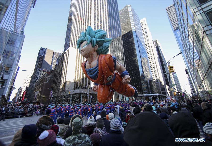 New York : plusieurs millions de spectateurs bravent le froid pour assister au défilé de Thanksgiving