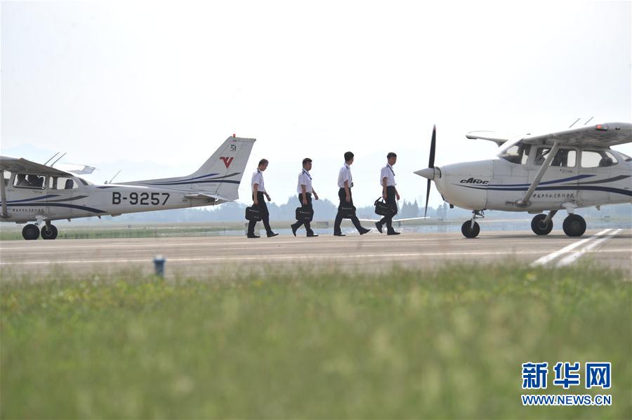 Les compagnies aériennes chinoises cherchent à mettre fin à la pénurie de pilotes