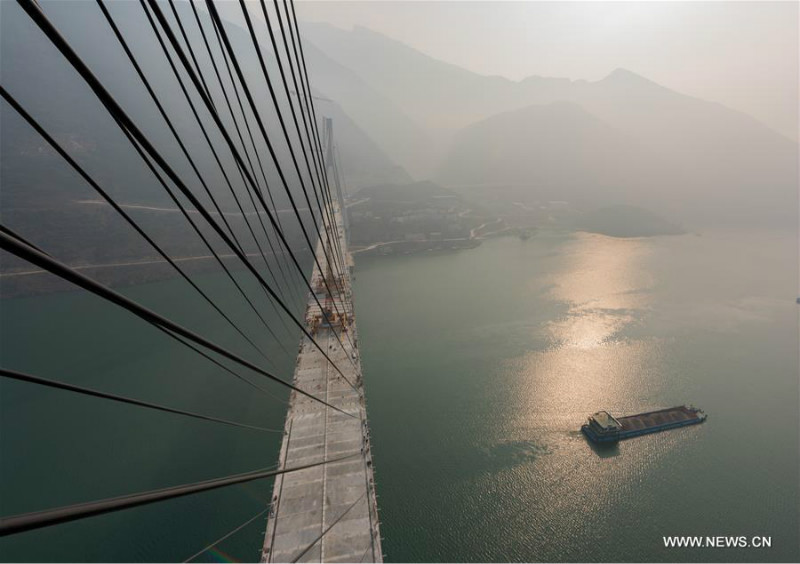 Fin de la jonction d'un pont dans le centre de la Chine