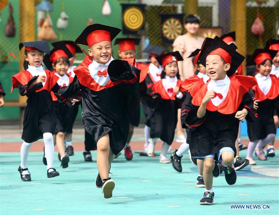 Moins de devoirs scolaires en Chine : est-ce que ça marche ?