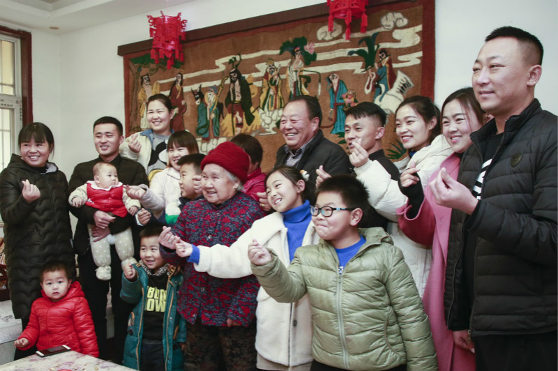 Comment la vidéo d'une famille chinoise unie a touché les cœurs du monde entier