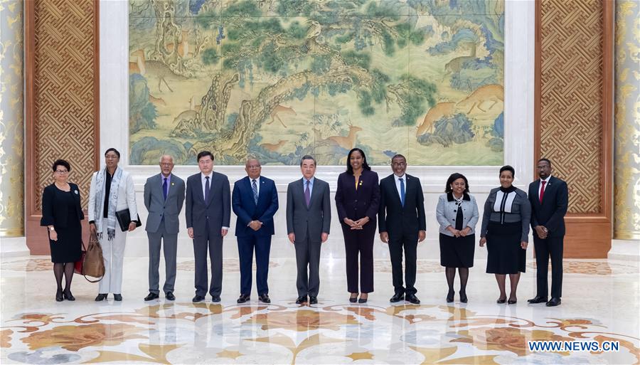 Le ministre chinois des Affaires étrangères appelle à des relations plus étroites entre la Chine et les Caraïbes