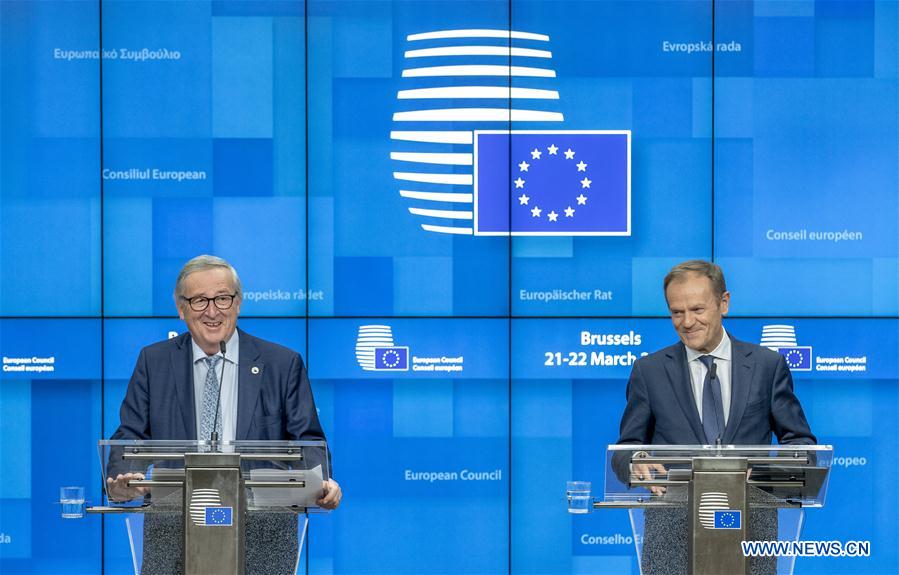 Les dirigeants des 27 pays membres de l'UE réunis en sommet à Bruxelles se déclarent prêts à toute éventualité sur le Brexit