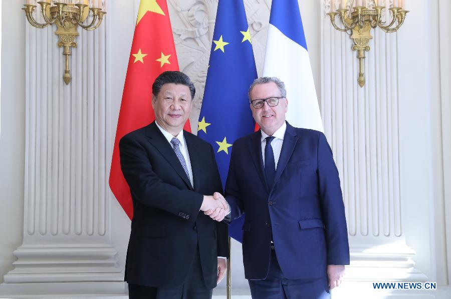 Xi vante l'esprit d'indépendance lors d'une rencontre avec le président de l'Assemblée nationale française