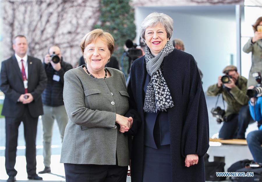 Theresa May rencontre Angela Merkel à Berlin avant l'échéance du Brexit sans accord