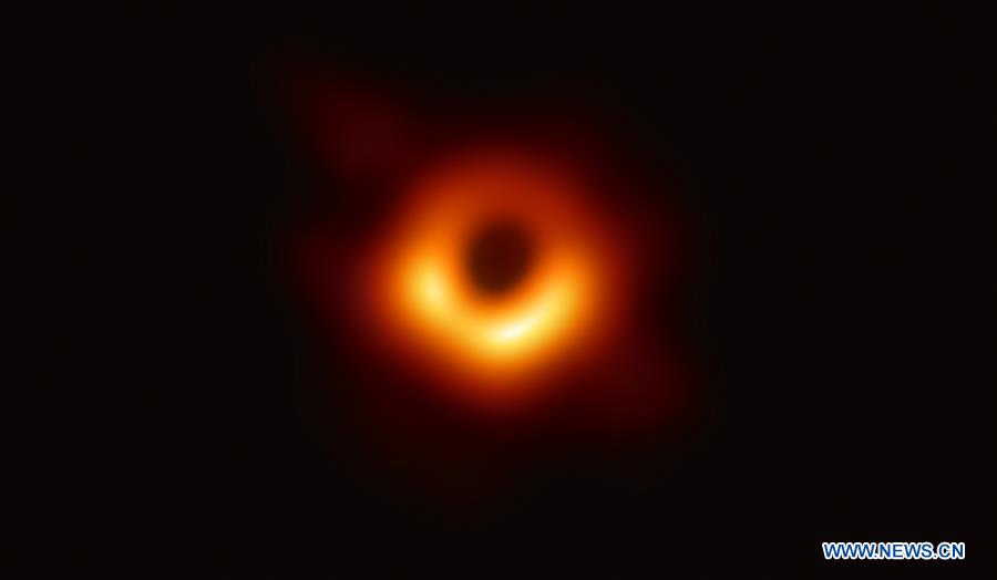Les astronomes chinois contribuent à capturer la toute première image d'un trou noir supermassif