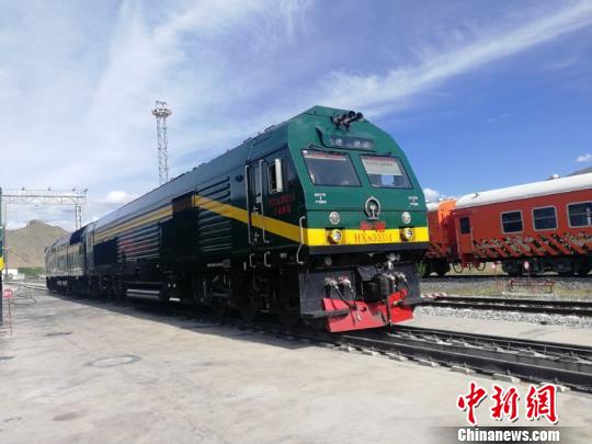 Le chemin de fer Qinghai-Tibet accueille son premier groupe de conductrices