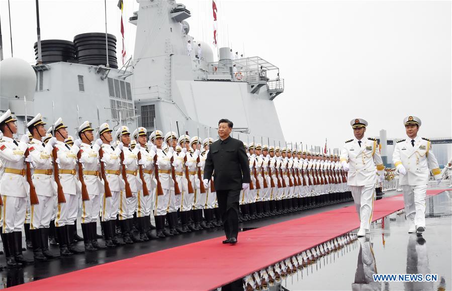 Xi Jinping embarque sur un destroyer pour le défilé naval