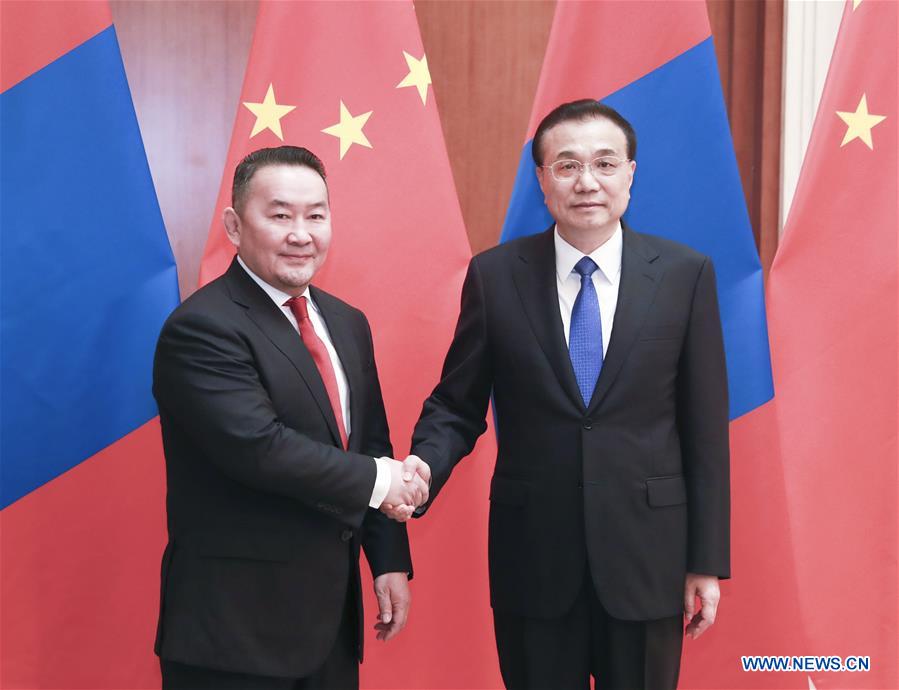 Li Keqiang rencontre le président mongol