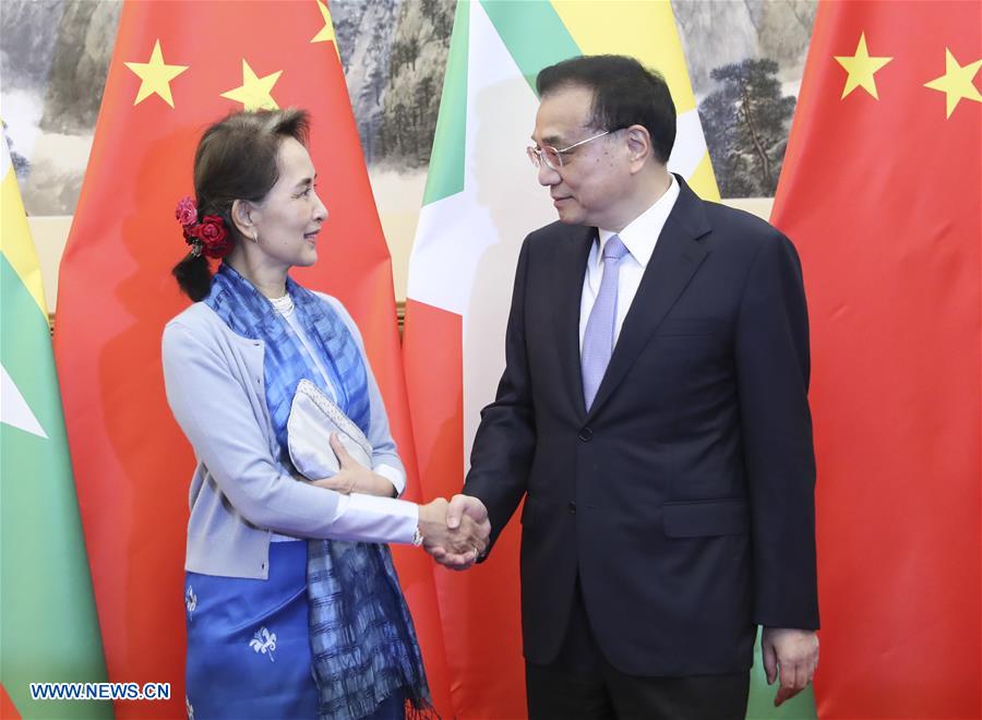 Le Premier ministre chinois rencontre la conseillère d'Etat du Myanmar, Aung San Suu Kyi