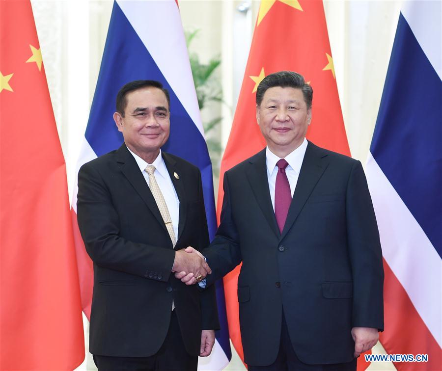 Xi Jinping rencontre le Premier ministre thaïlandais