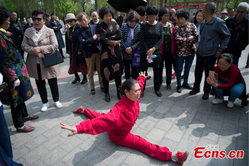 Taiyuan : une mamie de 68 ans passionnée d'activités physiques